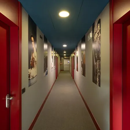 Romeo E Giulietta Residenze Check-in Presso Toscanini Hotel