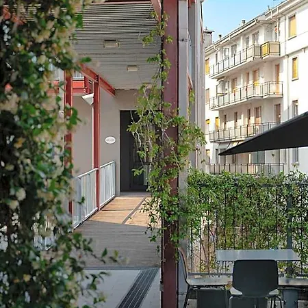 Готель Romeo E Giulietta Residenze Check-in Presso Toscanini *
